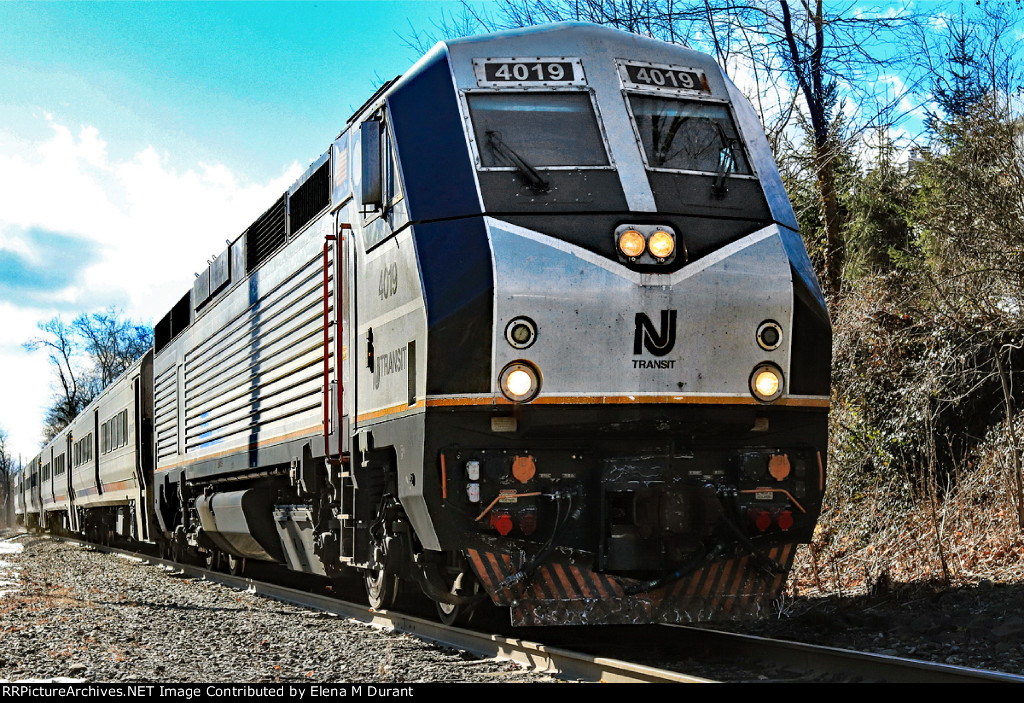 NJT 4029 on train 1611